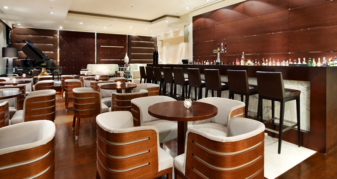 Dining and Drinks at Amalfi Lounge Bar